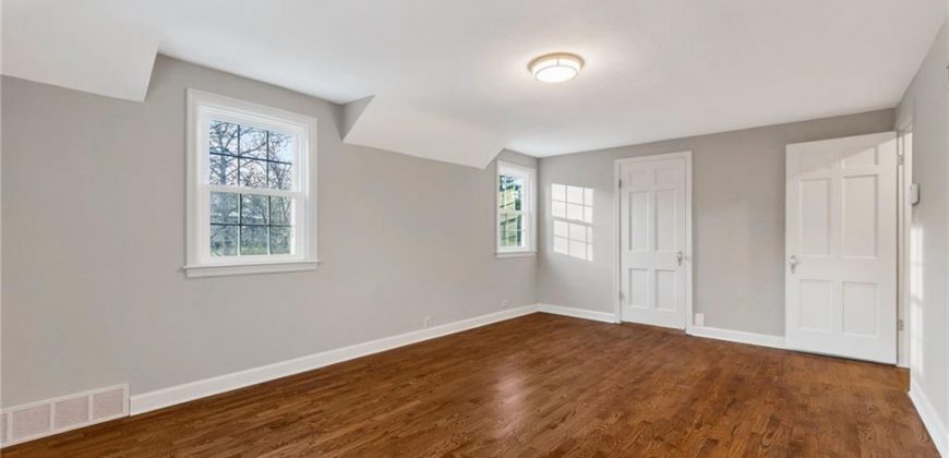 Homes for Sale in Kansas City, MO 64118 | 900 NE Barnes Avenue