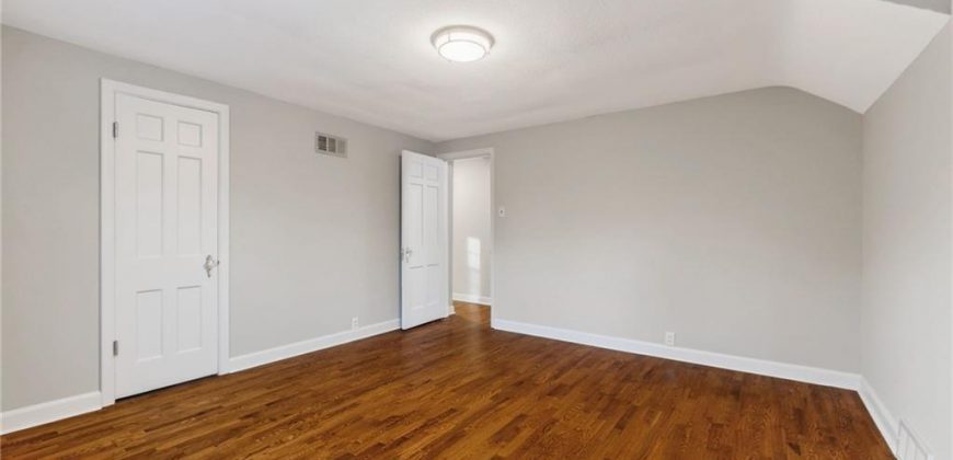 Homes for Sale in Kansas City, MO 64118 | 900 NE Barnes Avenue