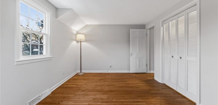 Homes for Sale in Kansas City, MO 64118 | 900 NE Barnes Avenue