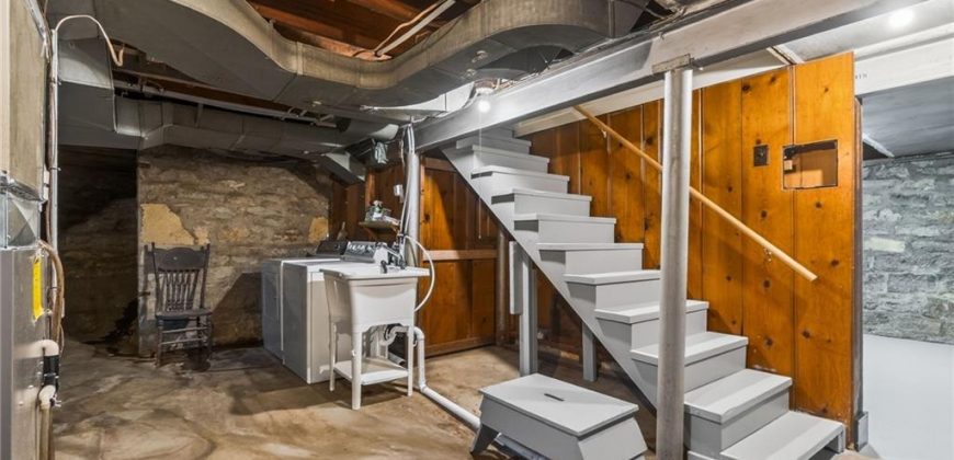 Homes for Sale in Kansas City, MO 64118 | 900 NE Barnes Avenue