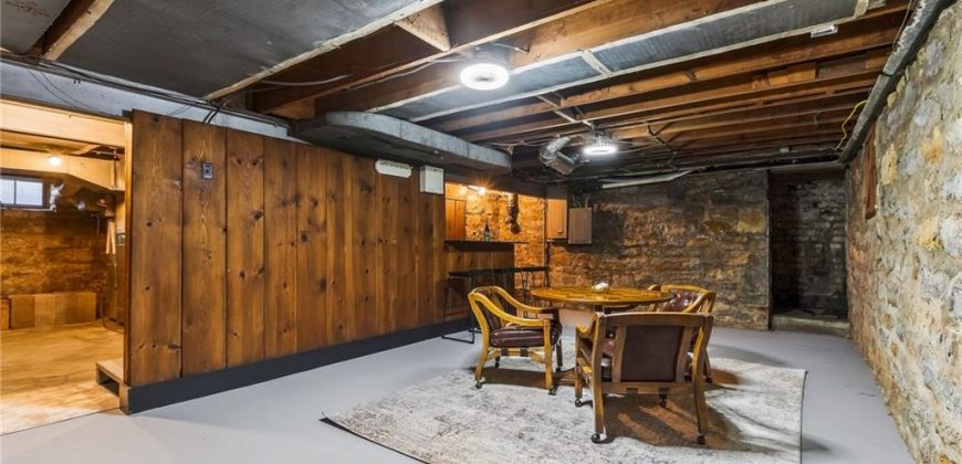 Homes for Sale in Kansas City, MO 64118 | 900 NE Barnes Avenue