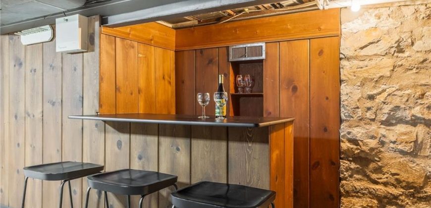 Homes for Sale in Kansas City, MO 64118 | 900 NE Barnes Avenue