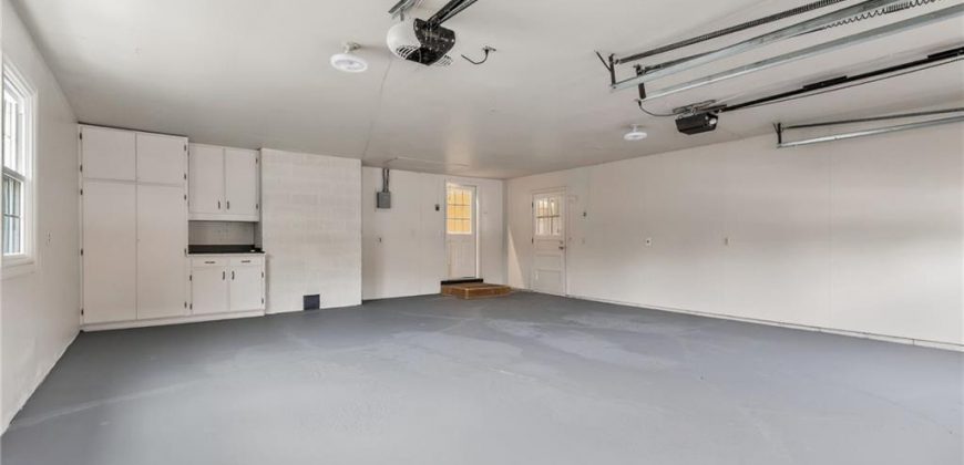 Homes for Sale in Kansas City, MO 64118 | 900 NE Barnes Avenue