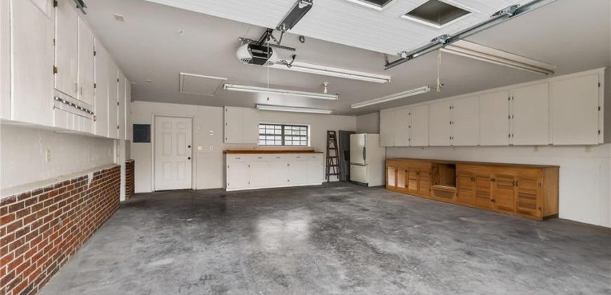 Homes for Sale in Kansas City, MO 64118 | 900 NE Barnes Avenue