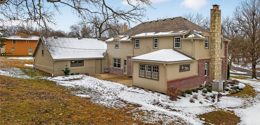 Homes for Sale in Kansas City, MO 64118 | 900 NE Barnes Avenue