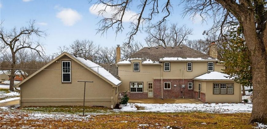 Homes for Sale in Kansas City, MO 64118 | 900 NE Barnes Avenue