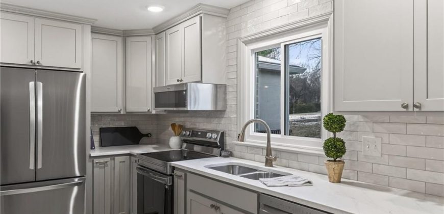 Homes for Sale in Kansas City, MO 64118 | 900 NE Barnes Avenue