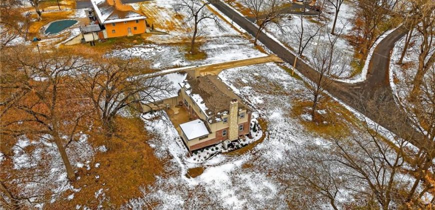 Homes for Sale in Kansas City, MO 64118 | 900 NE Barnes Avenue