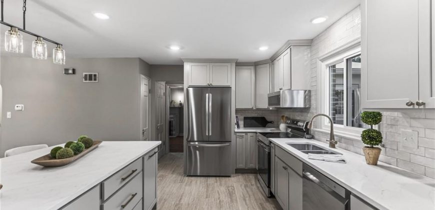 Homes for Sale in Kansas City, MO 64118 | 900 NE Barnes Avenue