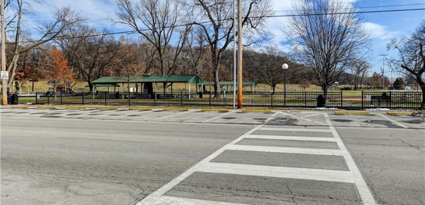 Homes for Sale in North Kansas City, MO 64116 | 3002  Howell Street