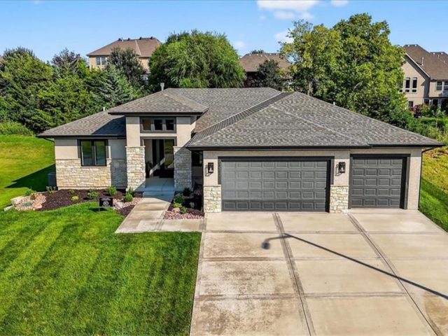 Homes for Sale in Kansas City, MO 64151 | 4912 NW 70th Terrace