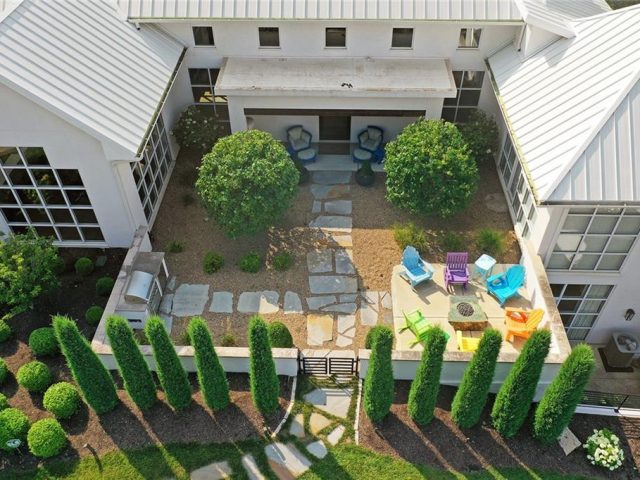 Homes for Sale in Parkville, MO 64152 | 6949  Watson’s Country Lane