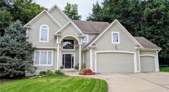 Homes for Sale in Liberty, MO 64068 | 1575  Oakwood Lane