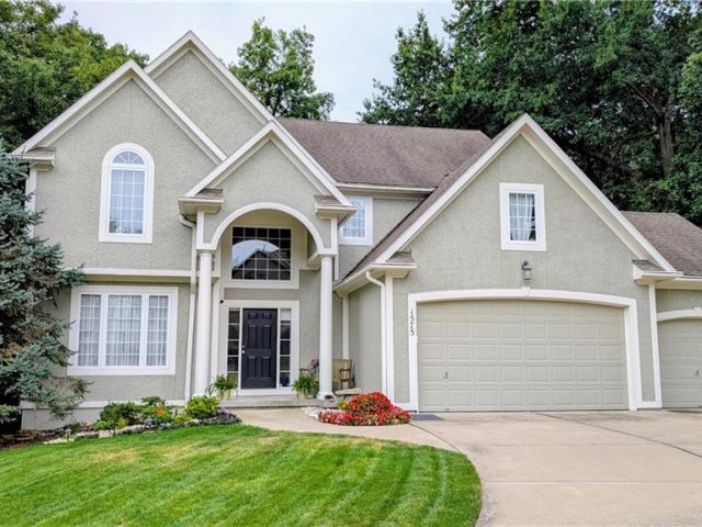 Homes for Sale in Liberty, MO 64068 | 1575  Oakwood Lane