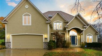 Homes for Sale in Smithville, MO 64089 | 14815  Black Oak Drive