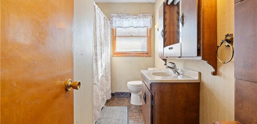 Homes for Sale in Pleasant Valley, MO 64068 | 7019 N Elm Street