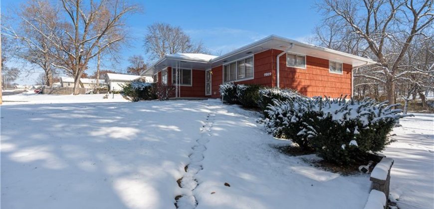 Homes for Sale in Pleasant Valley, MO 64068 | 7019 N Elm Street