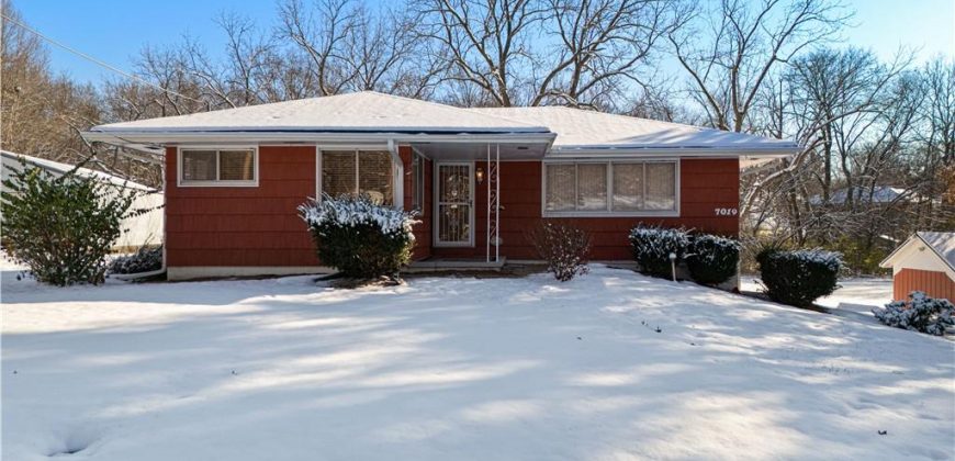 Homes for Sale in Pleasant Valley, MO 64068 | 7019 N Elm Street