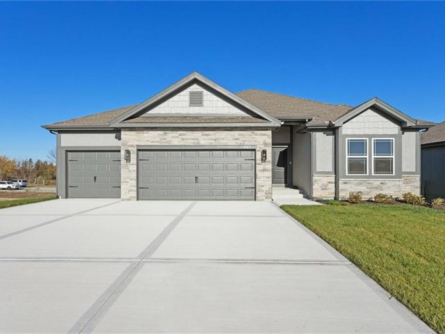 Homes for Sale in Kansas City, MO 64156 | 8890 N Monroe Avenue