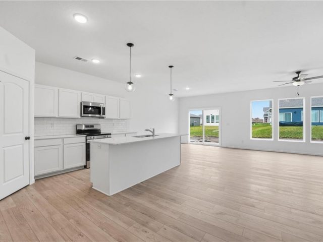 Homes for Sale in Kansas City, MO 64154 | 3012 NW 95th Terrace