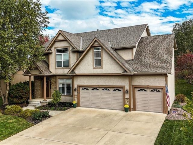 Homes for Sale in Kansas City, MO 64154 | 10229 N Avalon Avenue