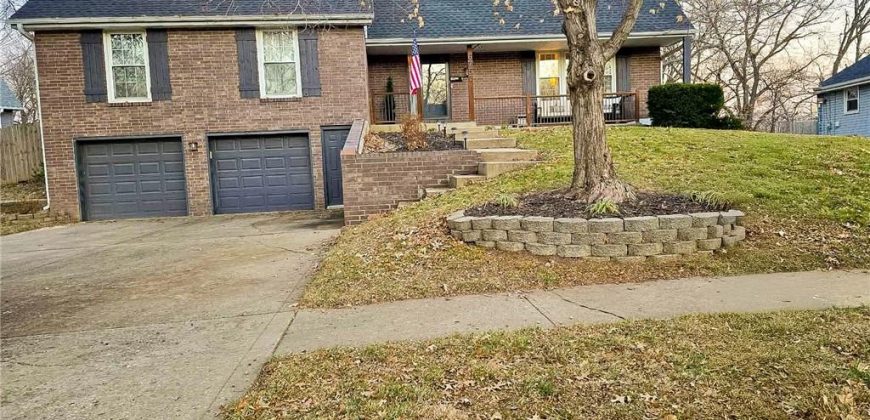 Homes for Sale in Gladstone, MO 64118 | 6757 N Garfield Avenue