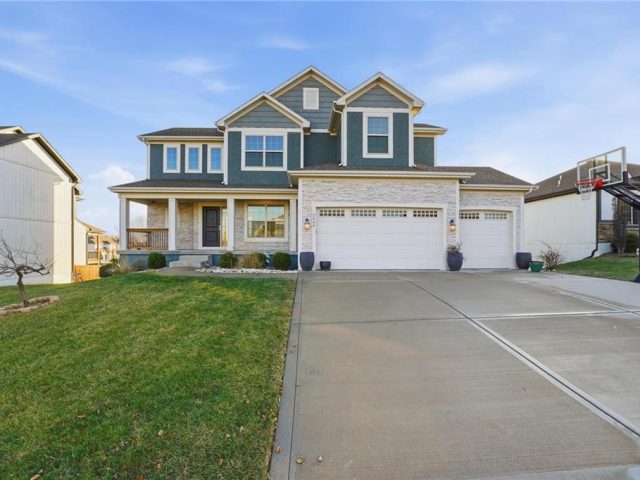 Homes for Sale in Kansas City, MO 64155 | 2409 NE 112th Street