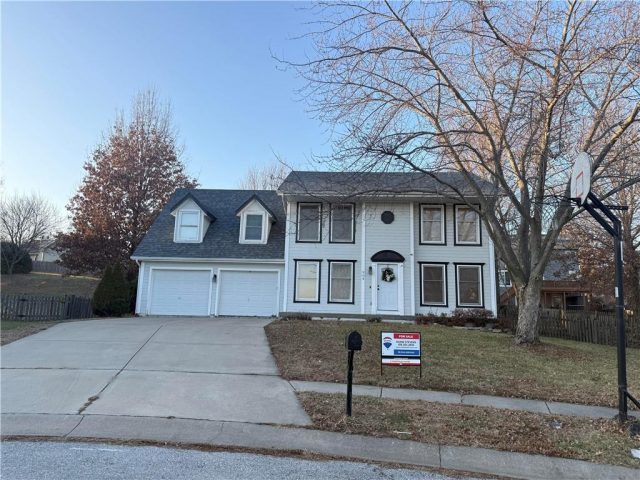 Homes for Sale in Liberty, MO 64068 | 904  Paw Paw Lane