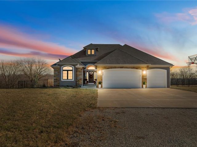 Homes for Sale in Liberty, MO 64068 | 925  County Road B