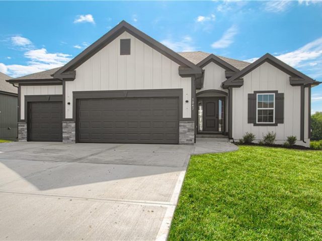 Homes for Sale in Kansas City, MO 64156 | 4806 NE 105th Street