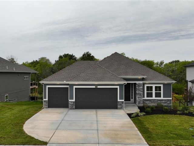 Homes for Sale in Kansas City, MO 64155 | 10504 N Mulberry Street