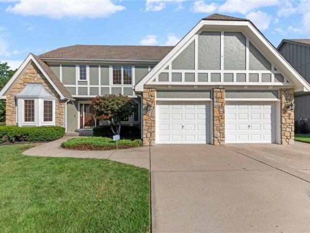 Homes for Sale in Kansas City, MO 64155 | 1606 NE 100th Court