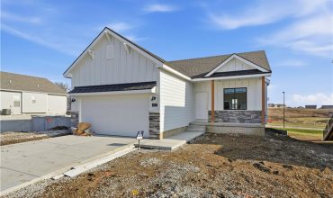 Homes for Sale in Kansas City, MO 64154 | 9637 N Colrain Avenue