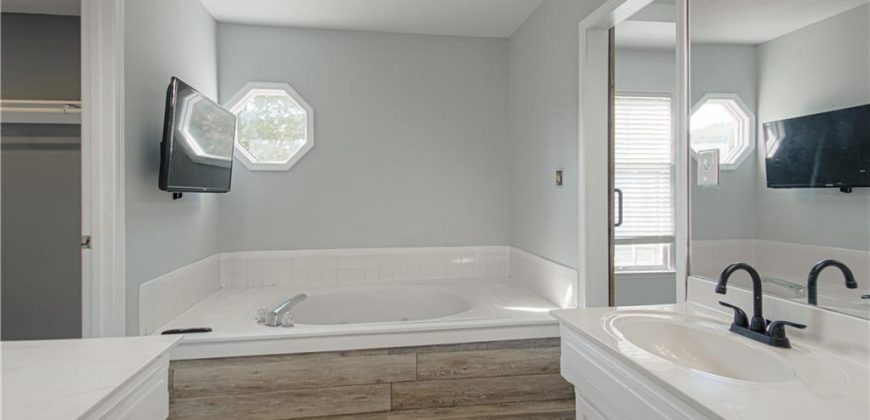 Homes for Sale in Liberty, MO 64068 | 1323  Amesbury Avenue