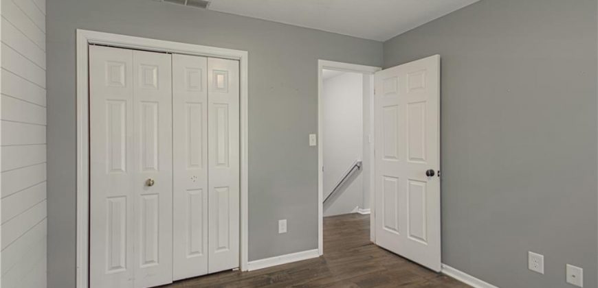 Homes for Sale in Liberty, MO 64068 | 1323  Amesbury Avenue