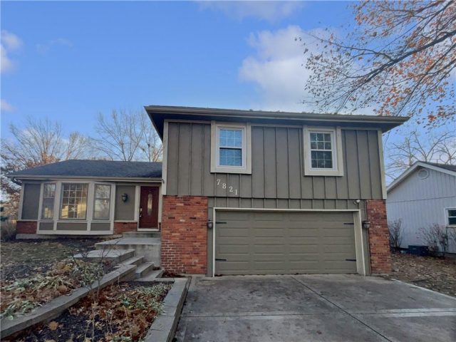Homes for Sale in Kansas City, MO 64151 | 7821 N Overland Drive