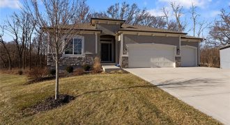 Homes for Sale in Kansas City, MO 64154 | 6615 NW 107th Court