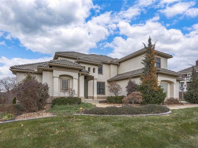 Homes for Sale in Kansas City, MO 64157 | 10502 N Willow Avenue