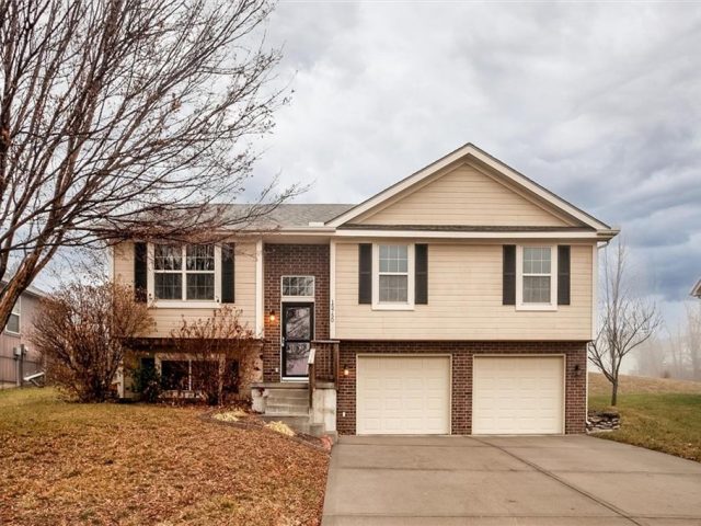 Homes for Sale in Platte City, MO 64079 | 15750 NW 125th Street