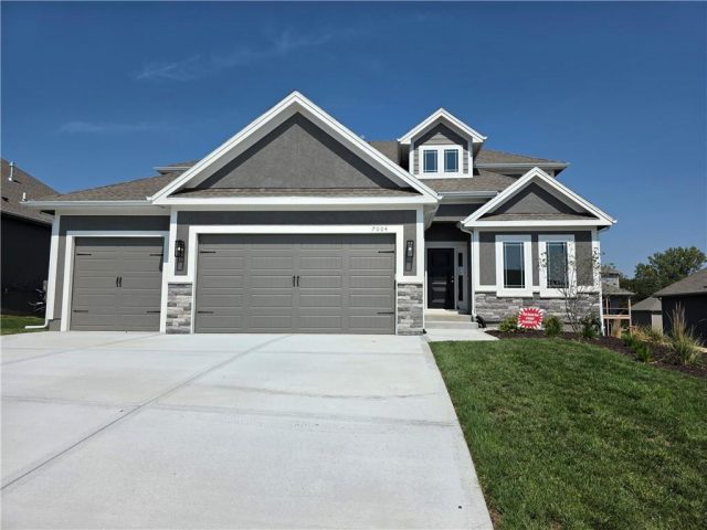 Homes for Sale in Kansas City, MO 64156 | 7004 NE 102nd Court