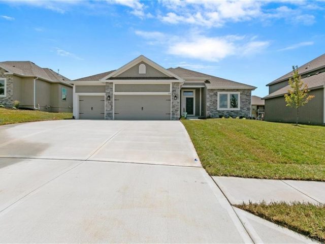 Homes for Sale in Kansas City, MO 64156 | 11007 N Bristol Avenue