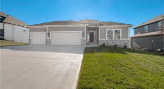 Homes for Sale in Liberty, MO 64068 | 1015  Poplar Lane