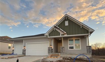 Homes for Sale in Kansas City, MO 64154 | 3017 NW 95th Terrace