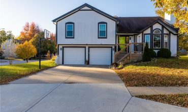 Homes for Sale in Kansas City, MO 64155 | 909 NE 117th Terrace