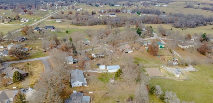 Homes for Sale in Smithville, MO 64089 | 14655  Gale Road