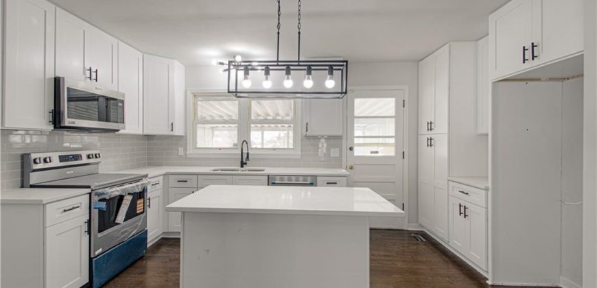 Homes for Sale in Smithville, MO 64089 | 14655  Gale Road