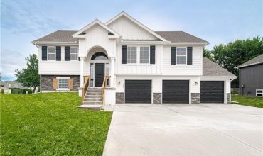 Homes for Sale in Kansas City, MO 64156 | 11902 N Bellaire Avenue