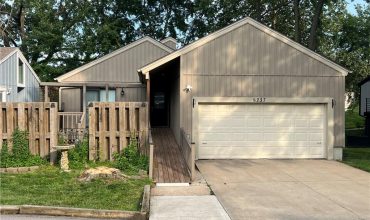 Homes for Sale in Kansas City, MO 64151 | 8237 N Chatham Avenue