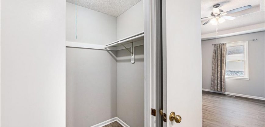 Homes for Sale in Gladstone, MO 64118 | 7123 N Brooklyn Avenue