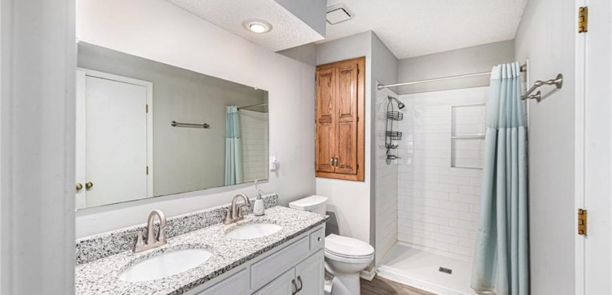 Homes for Sale in Gladstone, MO 64118 | 7123 N Brooklyn Avenue